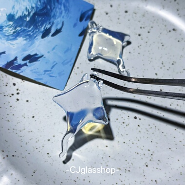 CJglasshop-魔鬼鱼 创意项链吊坠小众海洋艺术品玻璃手工生日礼物
