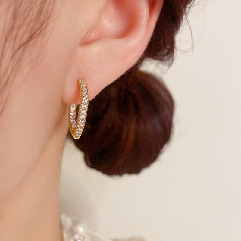 日韩百搭时尚满钻几何耳扣2025年气质简约小众设计感高品质耳环,淘宝优惠券,粉丝福利购,淘宝优惠卷