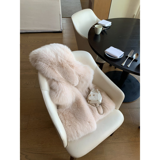 POET WONG Fufu milk fox imported Saga grade exclusive custom-dyed real fox fur vest young fur