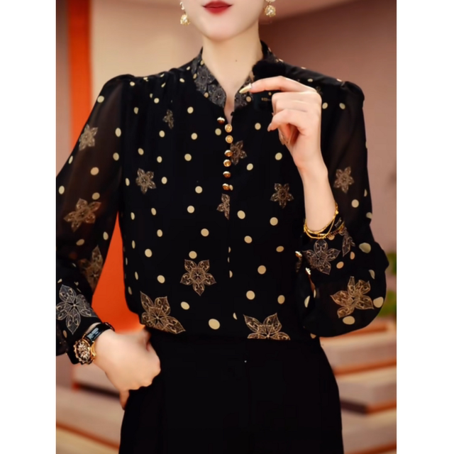 ເສື້ອເຊີດຄໍຄໍ polka dot ຄົນອັບເດດ: ຂອງແມ່ຍິງ