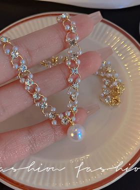 日韩珍珠项链辣妹首饰毛衣链女高级感小众饰品串珠锁骨链吊坠