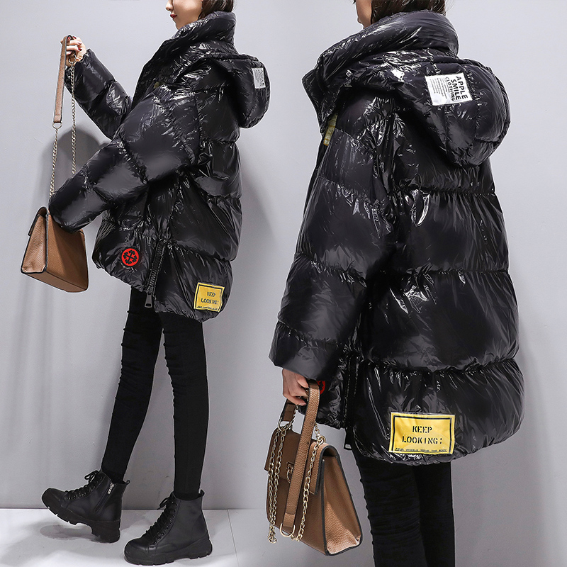 红色亮面羽绒服女装短款 冬季新款小个子大码宽松连帽爆款外套 2020 红色亮面羽绒服女装短款 冬季新款小个子大码宽松连帽爆款外套 2020