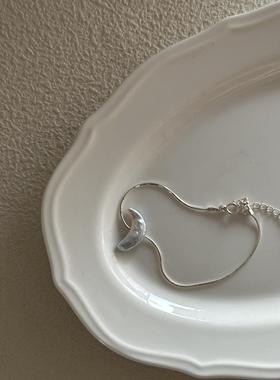 手链纯银高级感轻奢小众精致简约百搭优雅蛇骨链月亮天然珍珠配饰