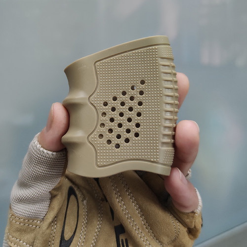 P320防滑套发射器后握把弹力软胶套通用玩具格洛克G17 P1 M9A1 M4 - 图1