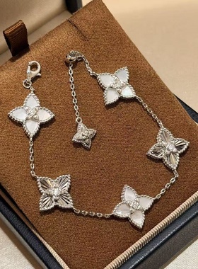 通体s925个性新款菱形镭射五花手链中古风四叶草感拉伸精致款