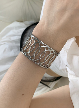 欧美金属镂空开口手镯轻奢小众个性手环时尚百搭高级感手饰女秋冬
