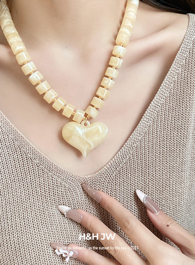 2026新款串珠爱心吊坠项链个性设计感气质锁骨链轻奢高级感项饰女