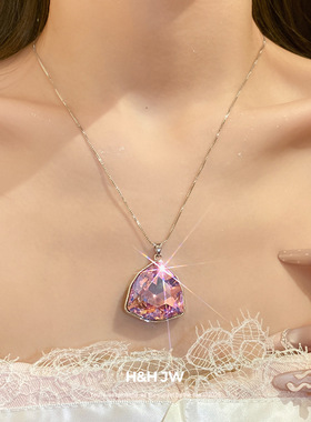 新款镶钻三角形吊坠项链个性设计感时尚精致锁骨链轻奢高级感项饰