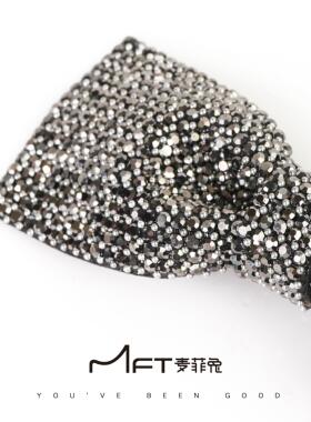 蝴蝶结闪闪半扎发顶夹时尚大气