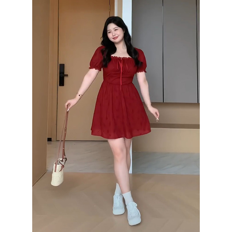 韩系减龄甜美红色裙子女大码微胖mm藏肉显瘦气质方领泡泡袖连衣裙