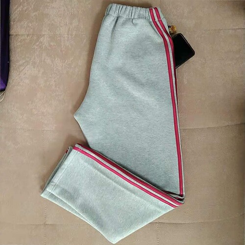 订做加绒浅灰色拼两道亮酒红条校服裤子高中小学生加肥长裤班服 - 图2