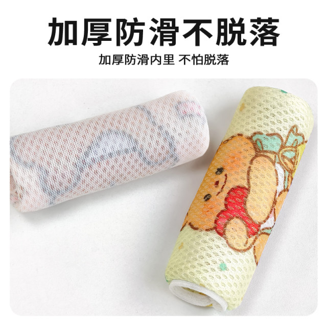 Electric vehicle honeycomb handlebar cover breathable and non-slip