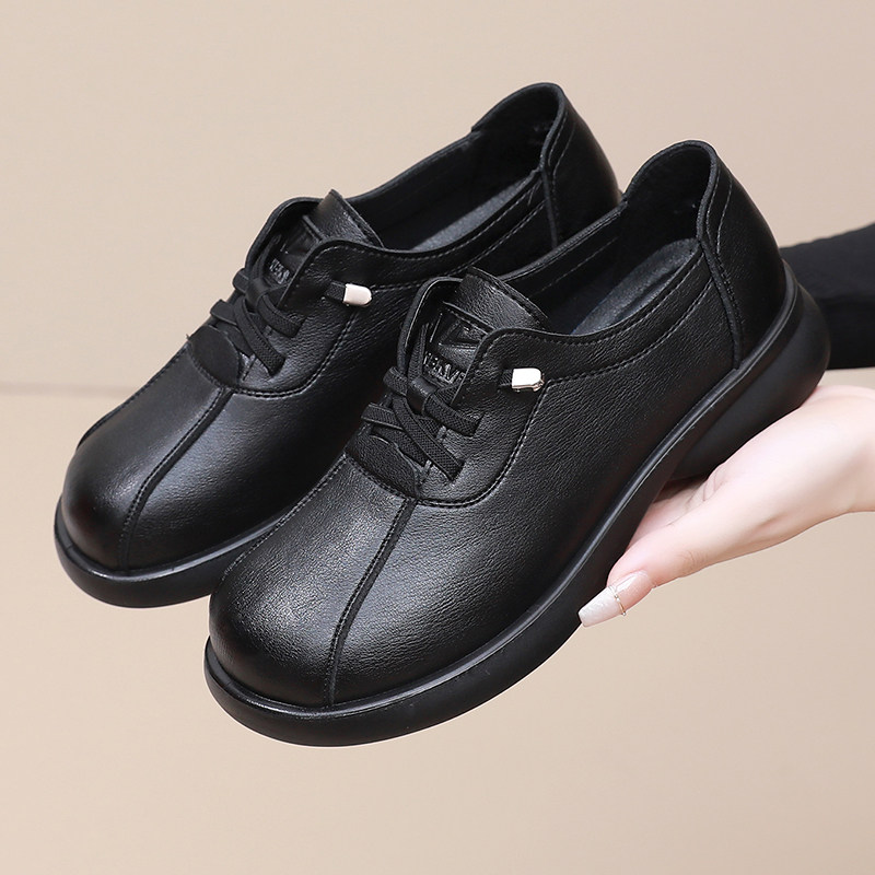 2025新款妈妈鞋春秋款中老年舒适女鞋平底防滑老人时尚一脚蹬皮鞋,淘宝优惠券,粉丝福利购,淘宝优惠卷