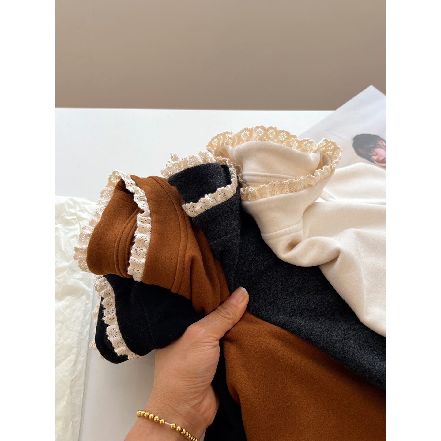 韩版假两件领口花边澳绒长袖T恤女小众内搭打底衫上衣冬季新款潮 - 图1