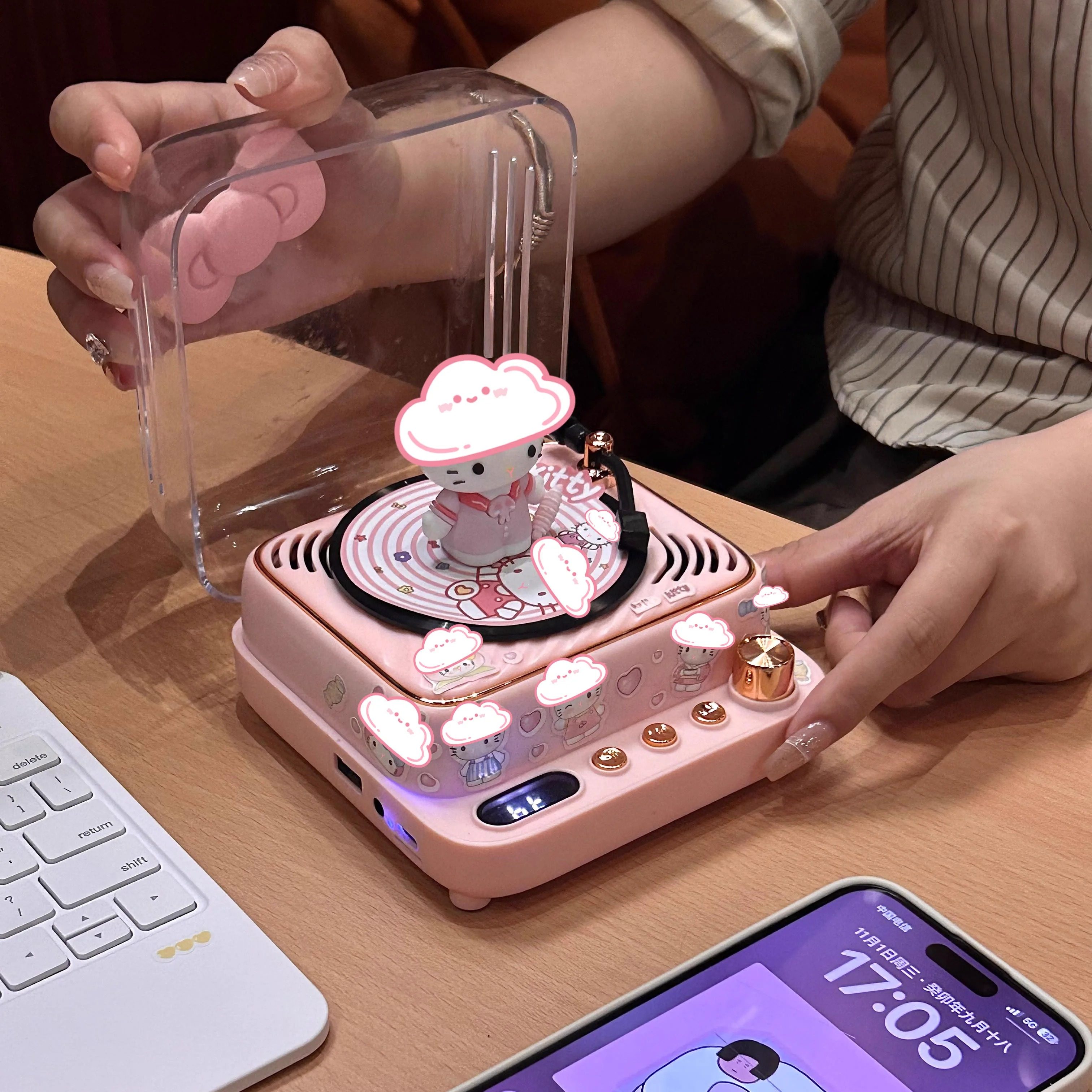 NOOWERE凯蒂猫复古蓝牙音箱户外k歌小音响麦克风生日圣诞节礼物