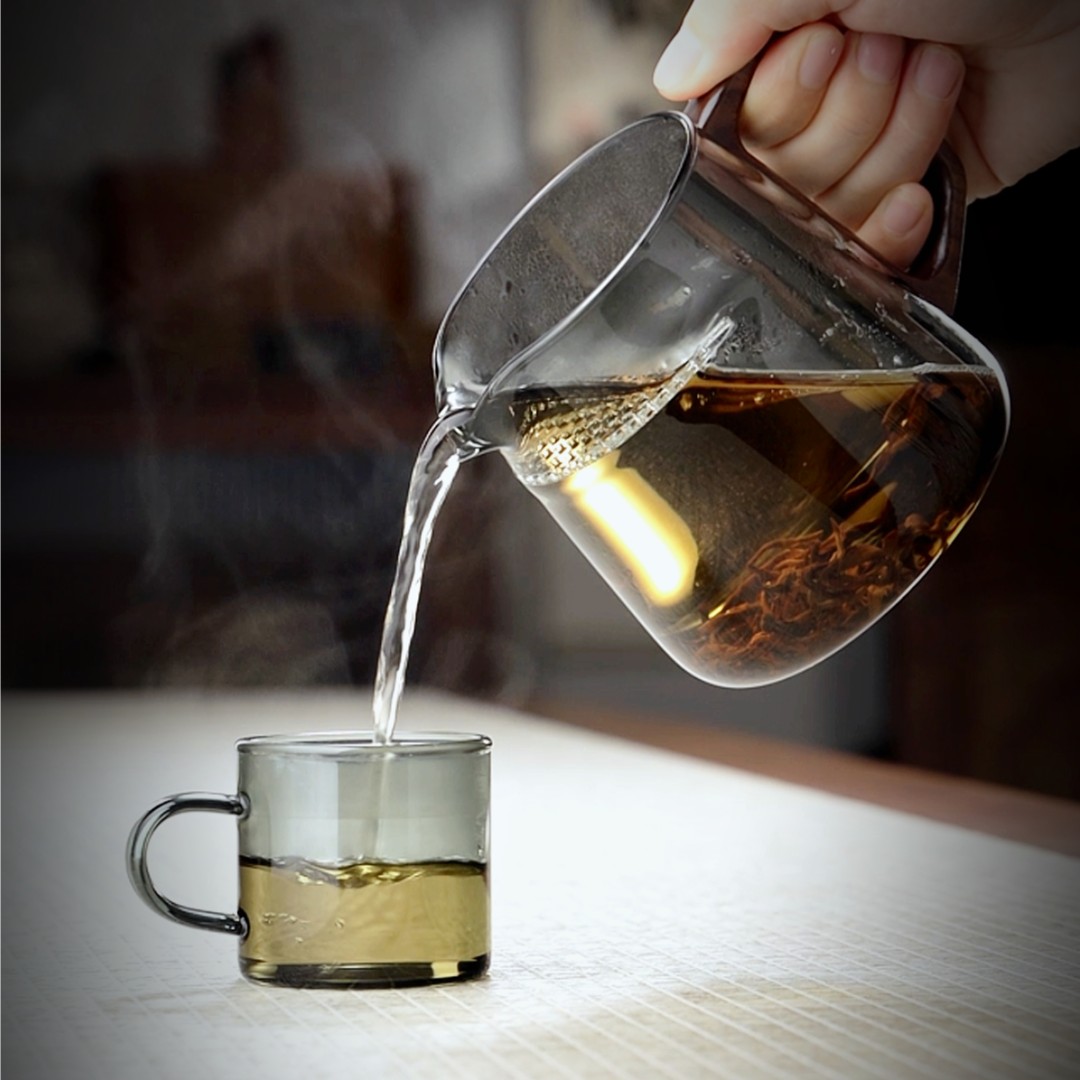 实木把月牙过滤一体公道杯手工耐热玻璃绿茶器分茶泡茶公杯 - 图2