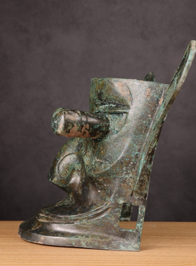 仿古青铜器摆件三星堆纵目面具三角眼纪念铜工艺礼品广汉三星堆