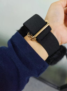 植村秀迷你可爱小包，手腕包，可挂包上，随身包