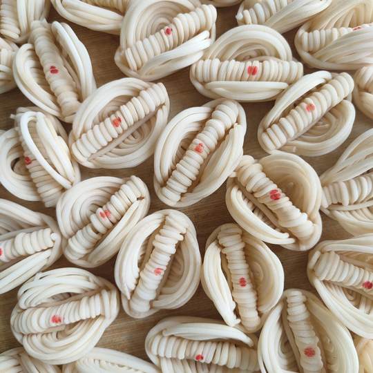 Я прочитал слиток тростника, слиток тростника, слиток тростника-бабочки, слиток тростника, сутру Амитабхи, специальный рецепт слитка, чтобы он расцвел и застыл.