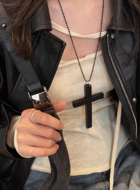 哥特风暗黑系木质十字架项链y2k