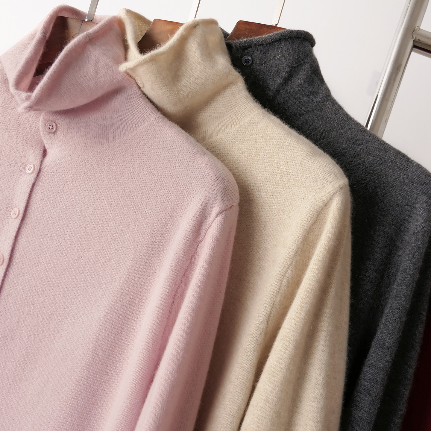 YouYoung悠扬|阿拉善绒四穿羊绒衫 老钱风新设计纽扣立领polo开衫,淘宝优惠券,粉丝福利购,淘宝优惠卷