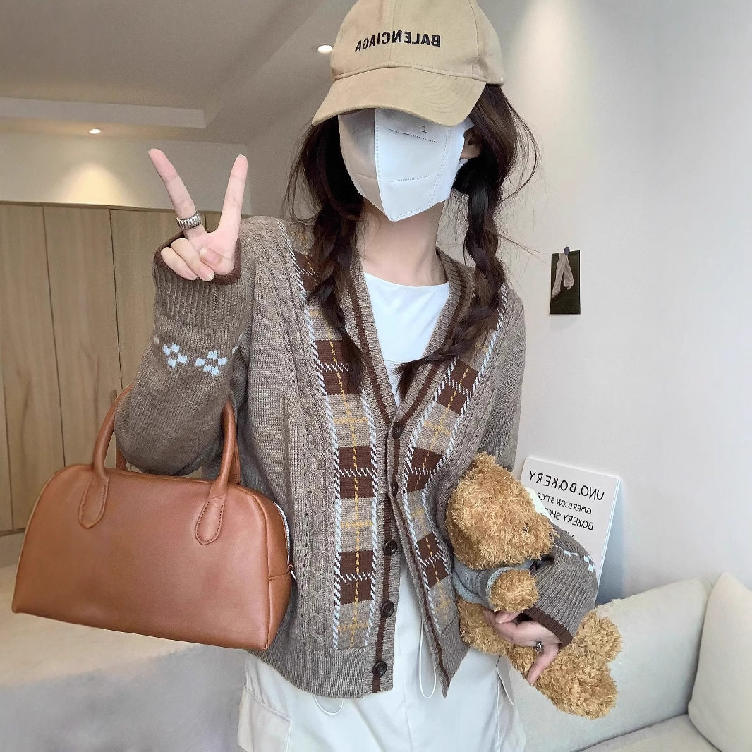 新款 来西V领外搭休闲长袖针织衫外套上衣氛围感V领复古女毛衣,淘宝优惠券,粉丝福利购,淘宝优惠卷