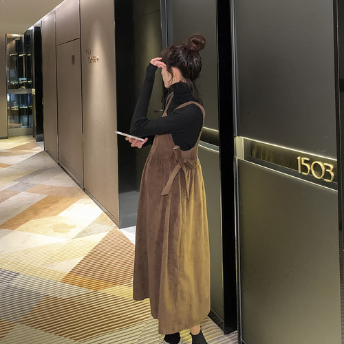 时髦洋气~孕妇冬装套装时尚背带裙新款连衣裙高领针织打底衫秋装 - 图2