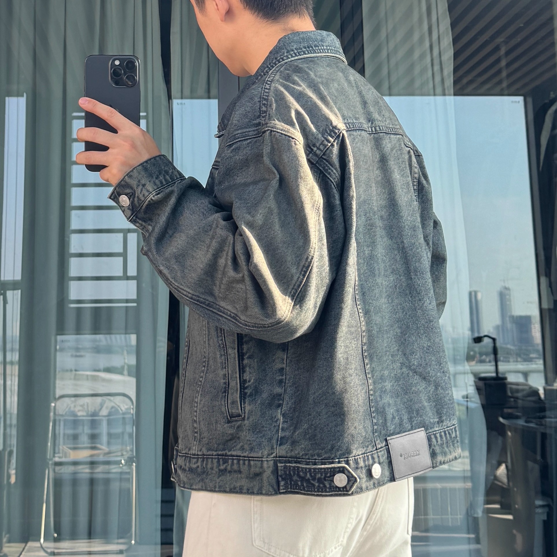 【KEBUSI】高品质水洗做旧脏染炒球雪花牛仔夹克短宽boxy男#Y025 - 图2