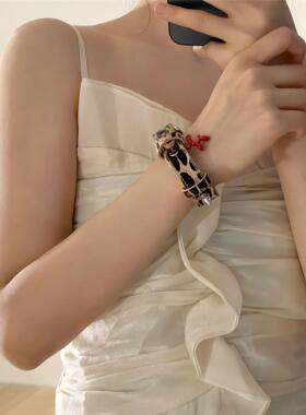 Y2K甜酷重工日韩铆钉豹纹皮质手链气球狗吊坠冷淡风亚文化手饰品