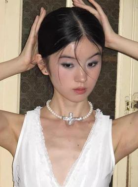 中古风做旧十字架珍珠拼接锁骨链简约百搭颈链暗黑朋克辣妹项链