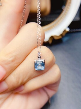 天然托帕石吊坠，S925银镶嵌、简单大气 主石6*6mm （962009）