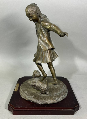 日本铜艺师大道寺光弘作品 “Friends”，高26厘米，重3.2千克