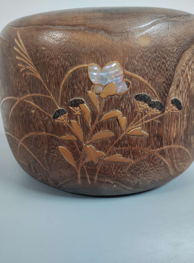 日本产桐木铜胆金时绘嵌螺钿火钵一个，外径26厘米，高19厘米。