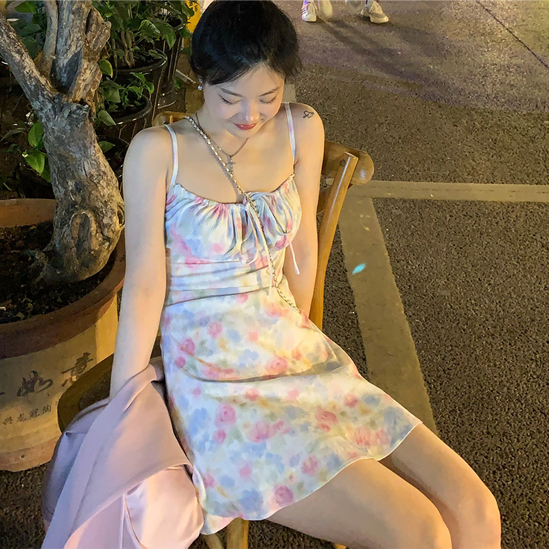 吸吸购物中心/小甜椒/女装春夏季2023新款裙子红色碎花吊带连衣裙