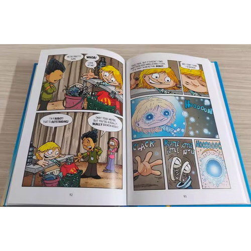 英文原版 Hilo Book 1 The Boy Who Crashed To Earth 希罗书系列 精装 吉娜 坠落地球的男孩 儿童全彩漫画桥梁章节小说 - 图2