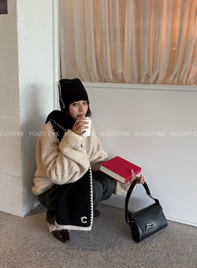 YGGD TITKK 慢享慵懒时！26FW 披肩女显瘦百搭字母C刺绣保暖围巾