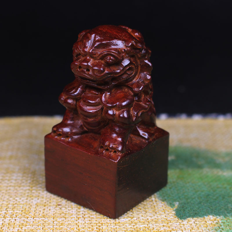 红酸枝手把件 雕刻木质挂件动物 文玩小摆件 大红酸枝把件