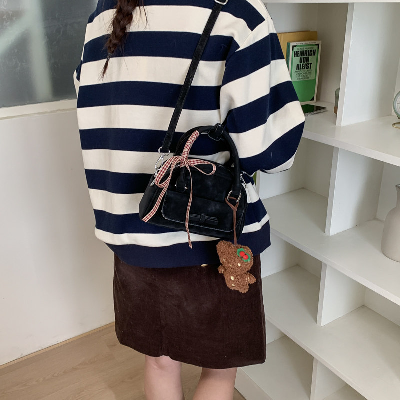 休闲时尚百搭通勤日常轻便软妹单肩包手提休闲小众设计感包包女包,淘宝优惠券,粉丝福利购,淘宝优惠卷