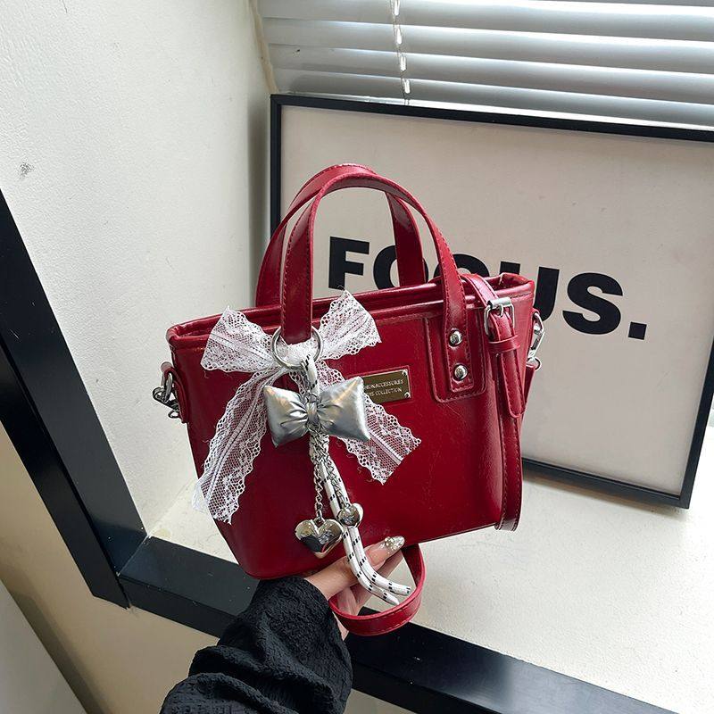 高级感小包包女2025新款时尚百搭斜挎休闲流行爆款通勤手提水桶包,淘宝优惠券,粉丝福利购,淘宝优惠卷