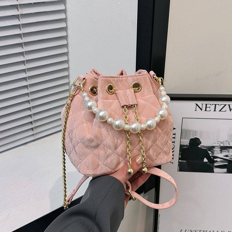 小香风菱格链条单肩包包女时尚珍珠手提包2025春夏新款斜挎水桶包,淘宝优惠券,粉丝福利购,淘宝优惠卷