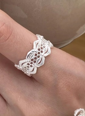 纯银几何镂空蕾丝蜜蜂巢宽面戒指