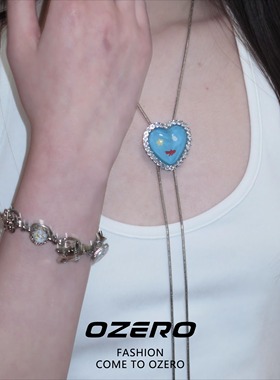 众蓝色爱心满钻小鱼缸项链