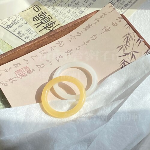 和田玉手镯平替天然阿富汗玉晴水青羊脂白玉黄口料藕粉圆条新中式 - 图1