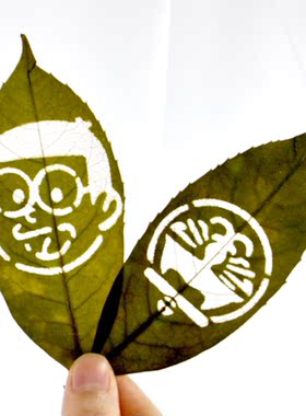 多啦A梦  桂花叶叶雕  树叶雕刻