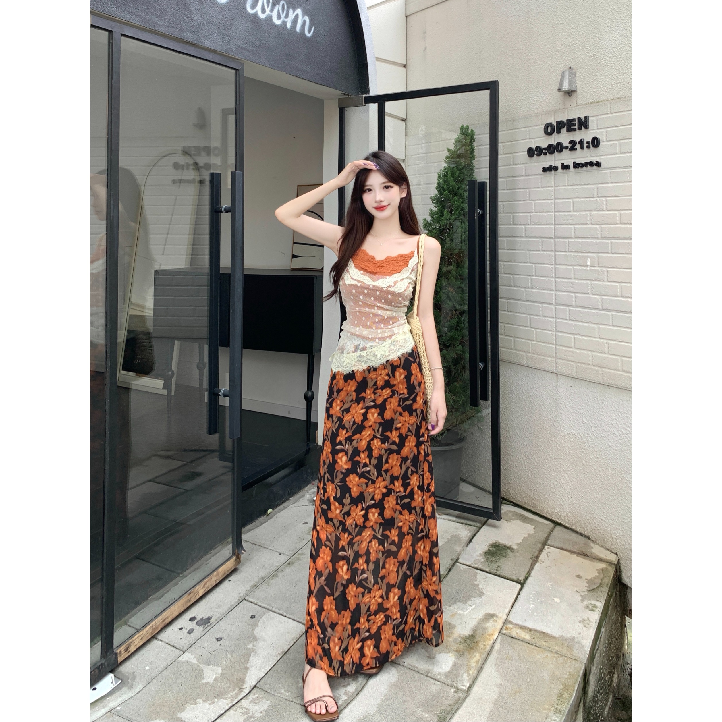 胖mm纯欲防晒开衫叠穿假两件蕾丝吊带背心女夏季碎花半身裙三件套 - 图0