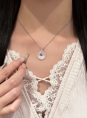 银色山茶花平安扣项链女新款轻奢