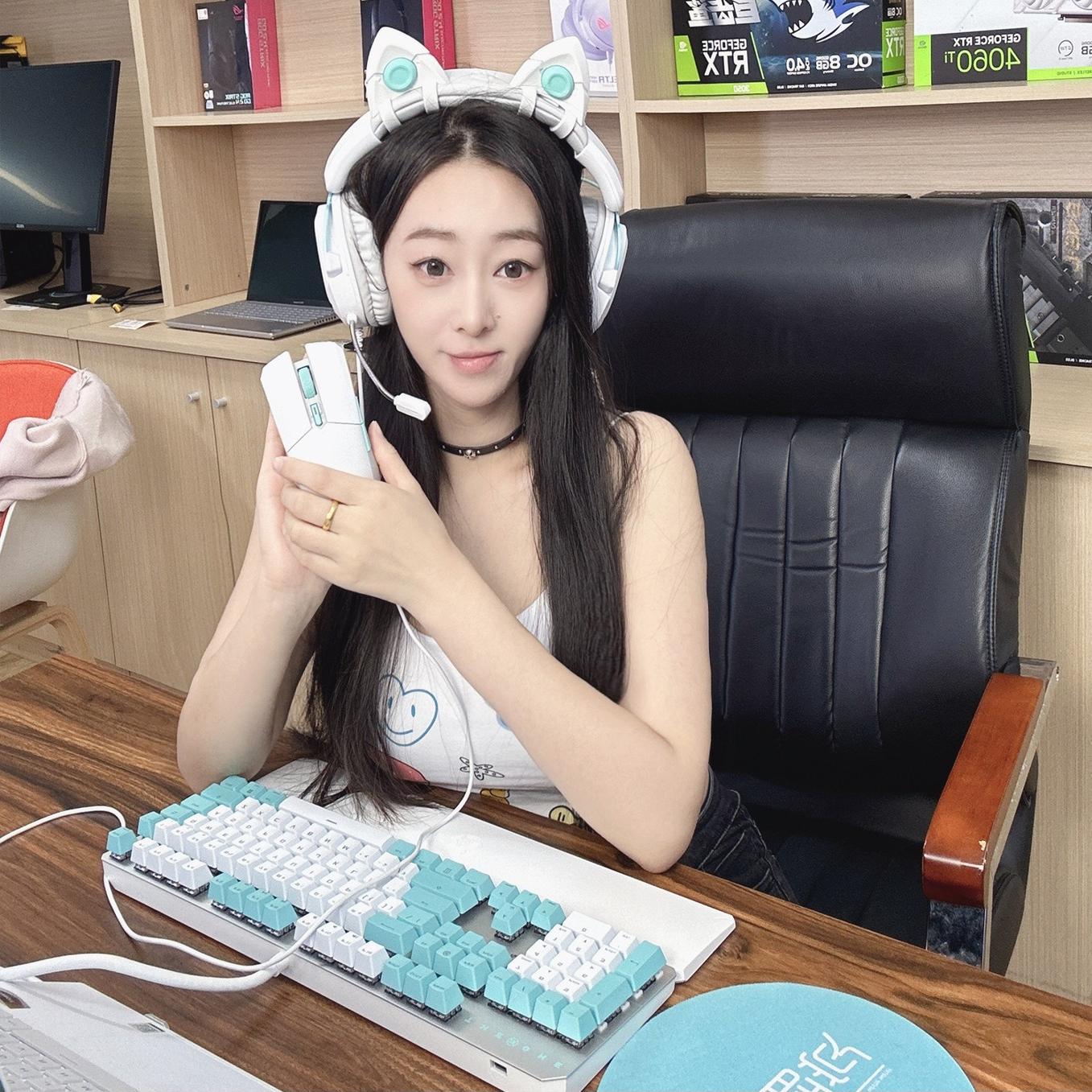 华硕天选机械键盘无线天选初音未来联名鼠标天选耳机耳麦青轴游戏