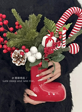 红色靴子花瓶装饰摆件
