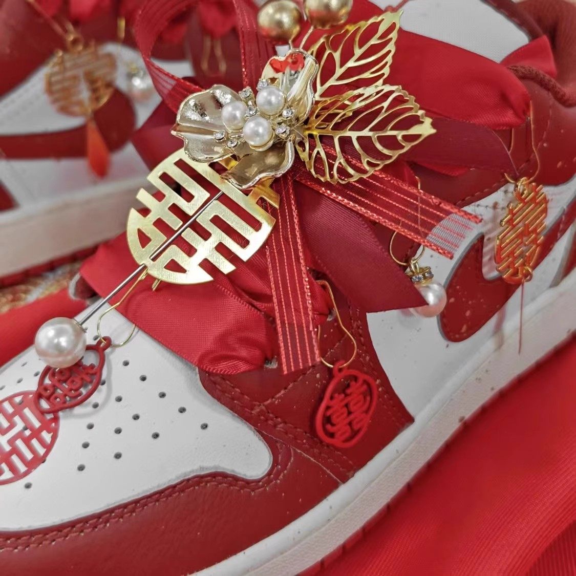 球鞋定制Nike Air Jordan 1AJ1婚鞋秀禾 国风手绘 低帮男女篮球鞋,淘宝优惠券,粉丝福利购,淘宝优惠卷