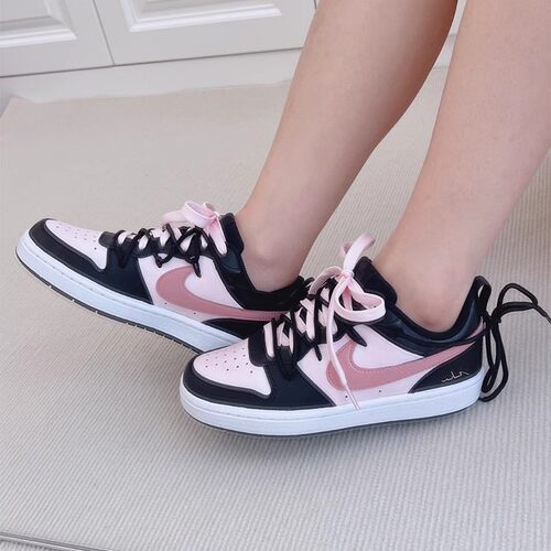 球鞋定制 Nike Court 霉霉黑粉解构粉墨秋冬 女子板鞋 - 图1